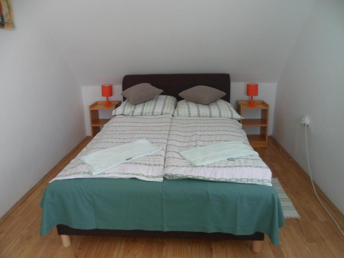 Makai Apartman Hotel ไฮจ์ดุสโซบอสโล ภายนอก รูปภาพ
